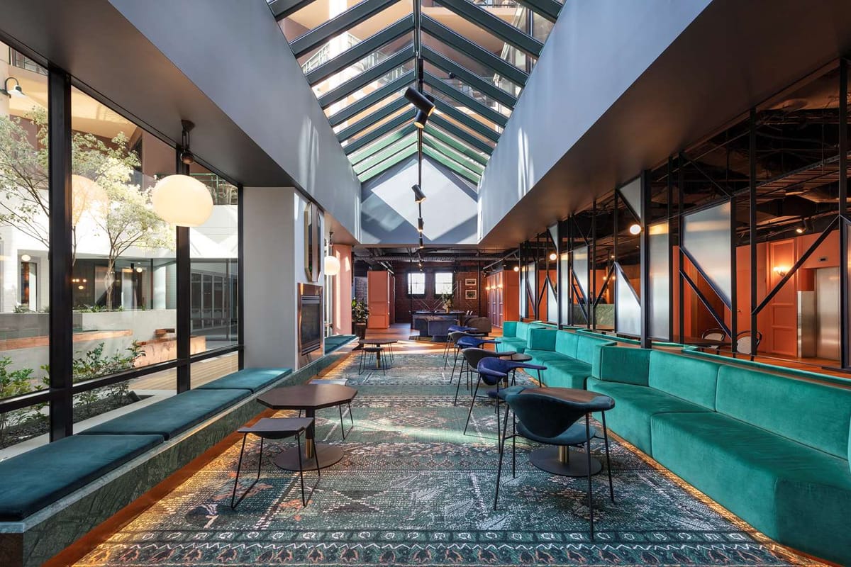 Amora Herencia Riverwalk Melbourne — 1