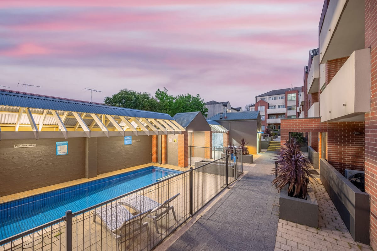 MainStay Suites Kew — 2
