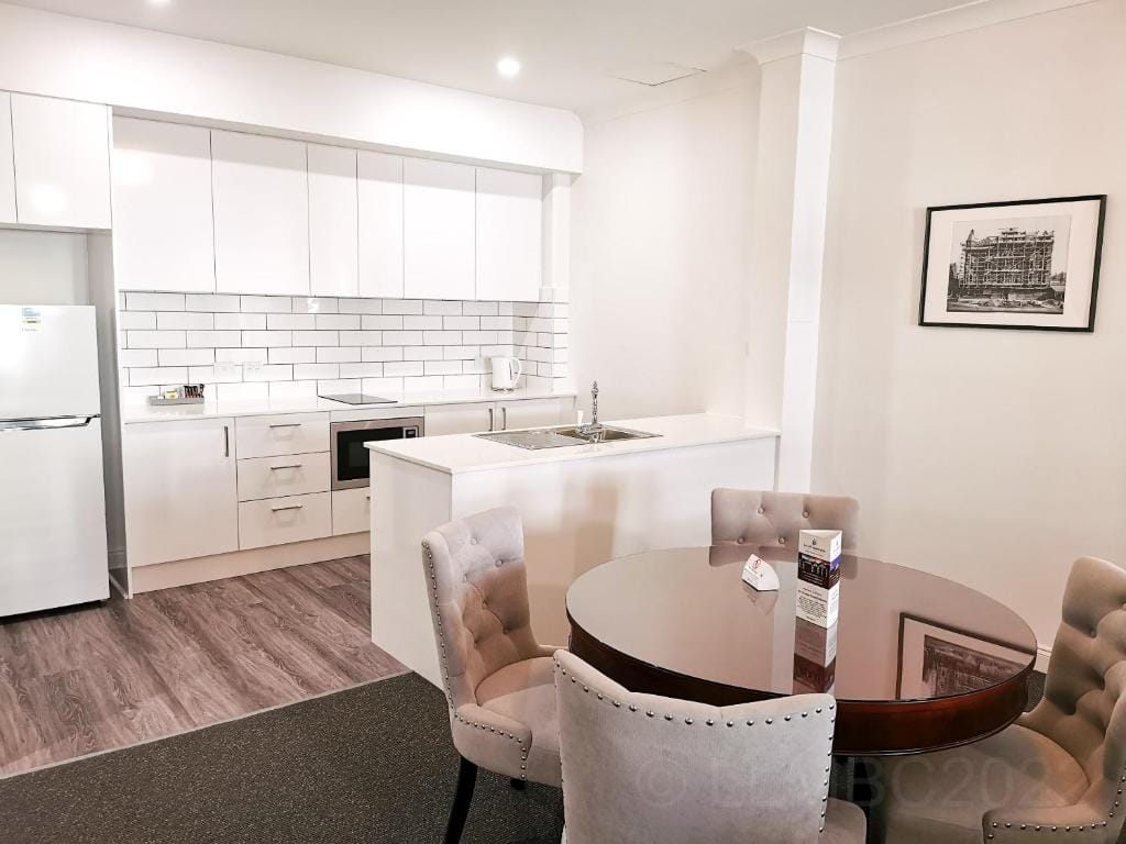 Adelaide Mansions Apartments — 4