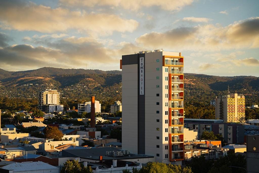 Toms Court Hotel — 1