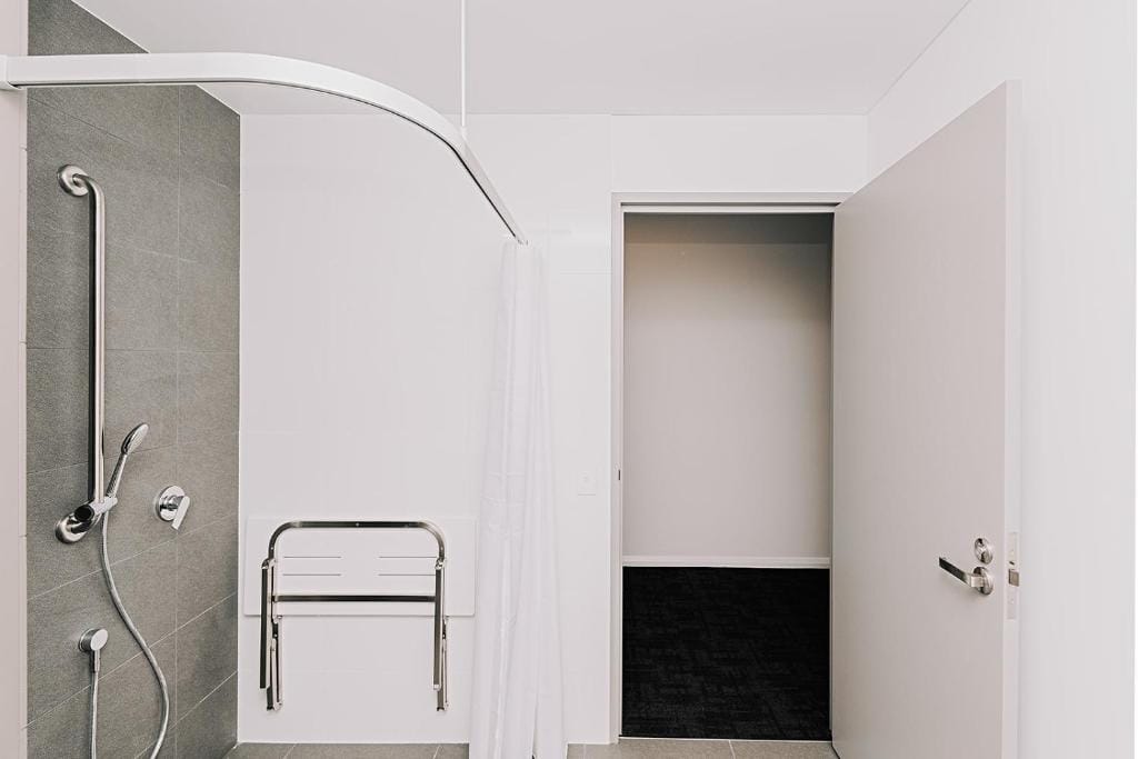 Toms Court Hotel — 3