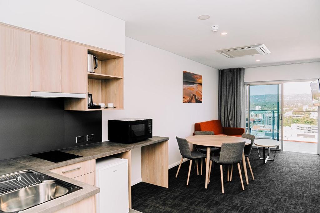 Toms Court Hotel — 4