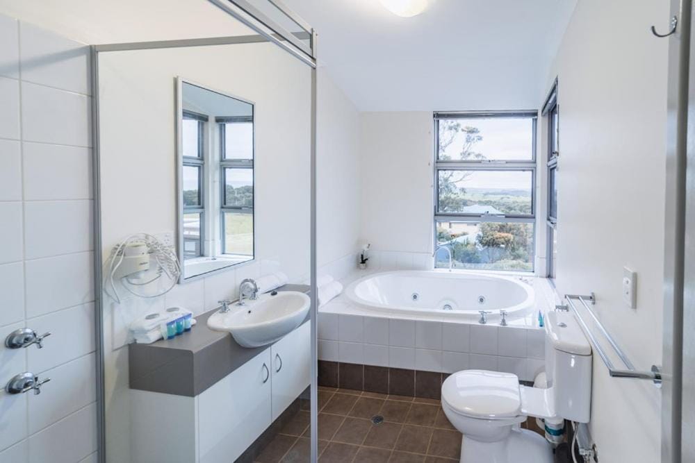 Cosy Corner Sea View Apartments — 3