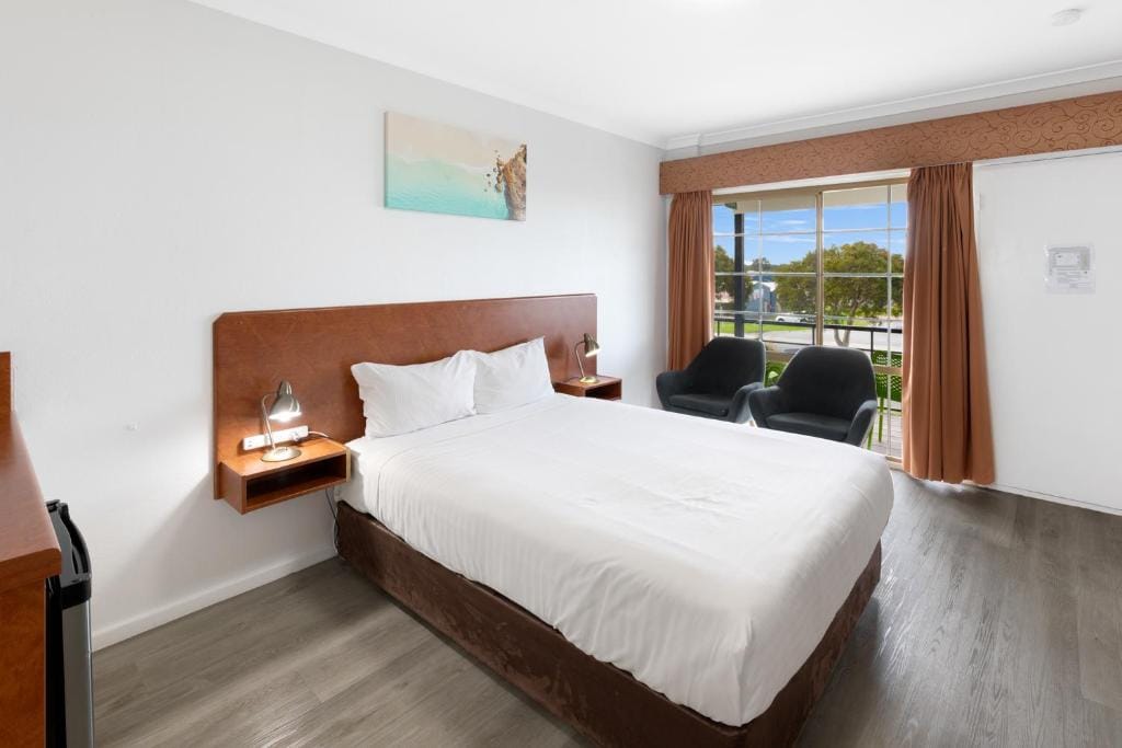ibis Styles Albany — 1