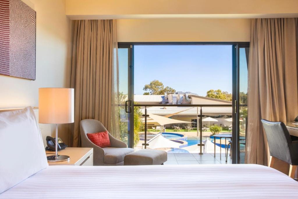 Crowne Plaza Alice Springs Lasseters by IHG — 5
