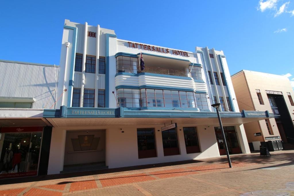 Tattersalls Hotel — 2