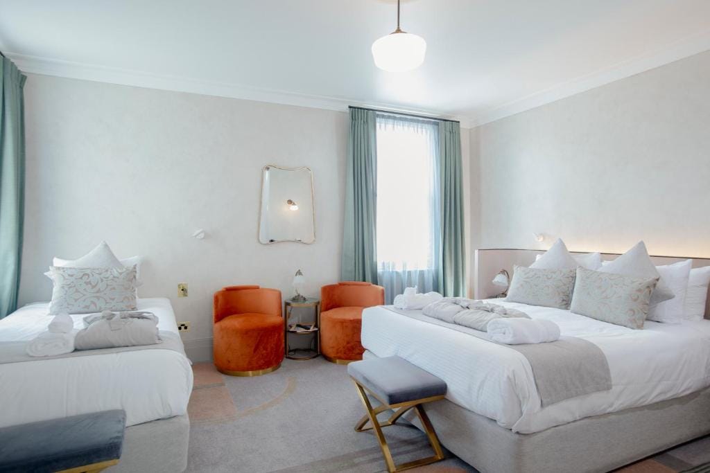 Tattersalls Hotel — 5