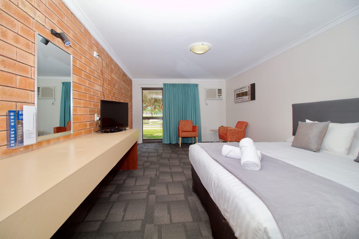 Hotel Clipper — 1