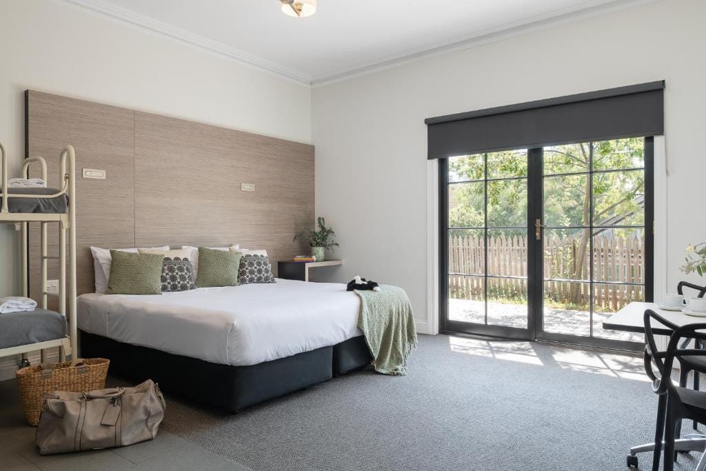 Sovereign Hill Hotel — 1