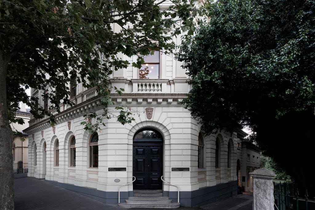 Hotel Ernest Bendigo — 1