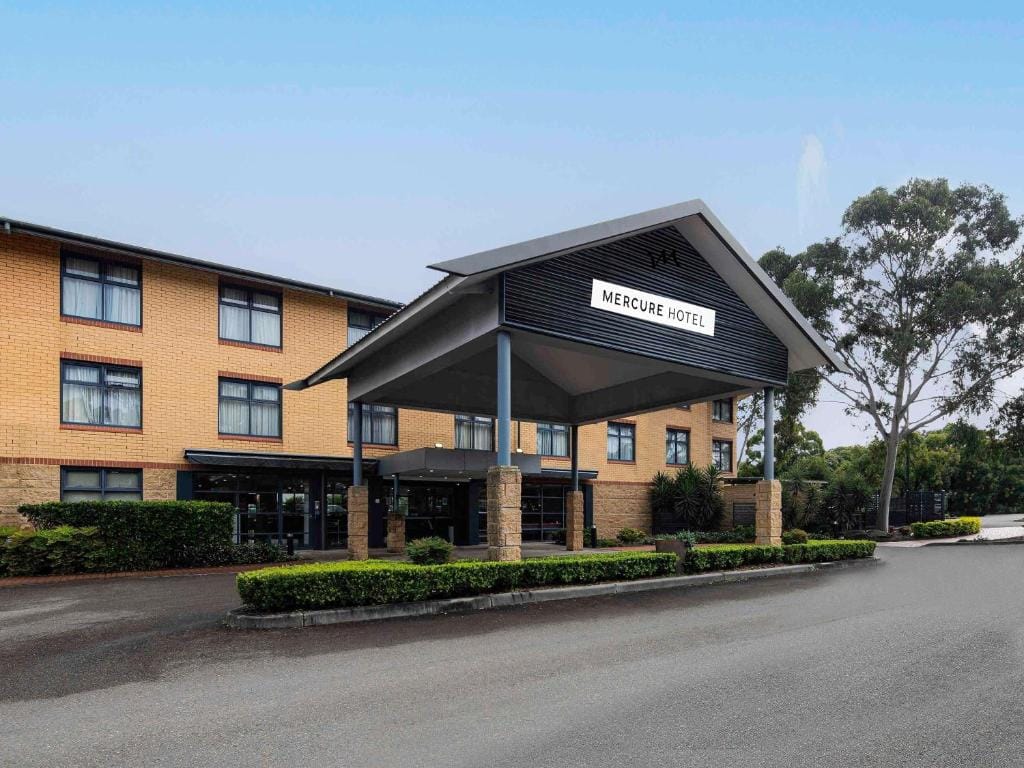 Mercure Sydney Blacktown — 1