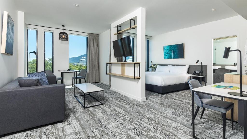 Oaks Cairns Hotel — 3