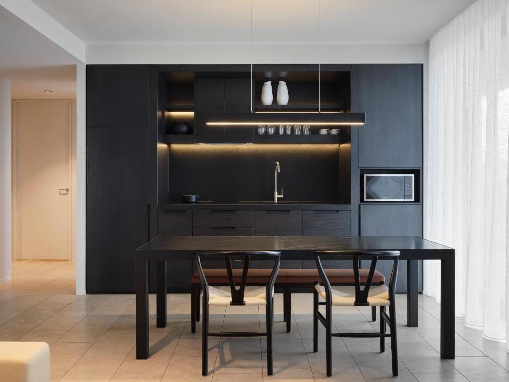 Burbury Hotel & Apartments — 4