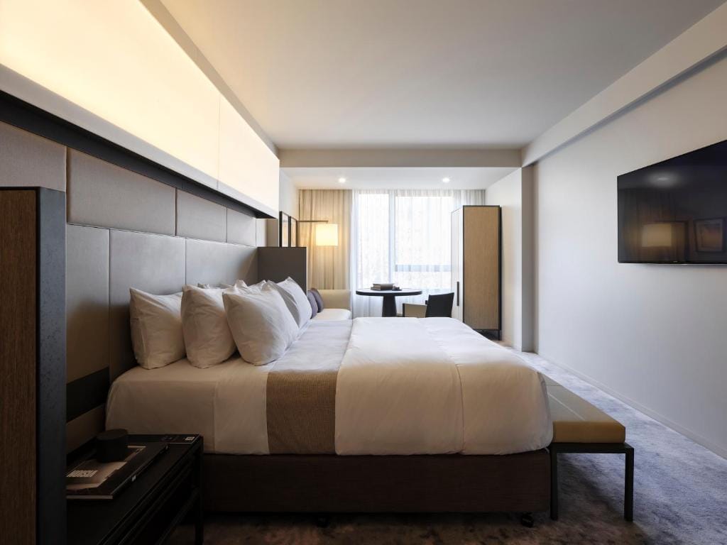 Hotel Realm — 2