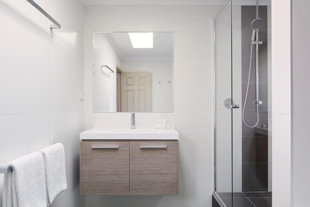 Pinnacle Apartments — 3