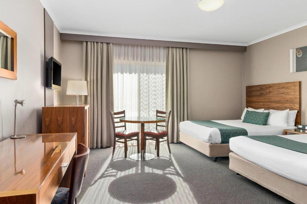 Quality Hotel Dickson — 3
