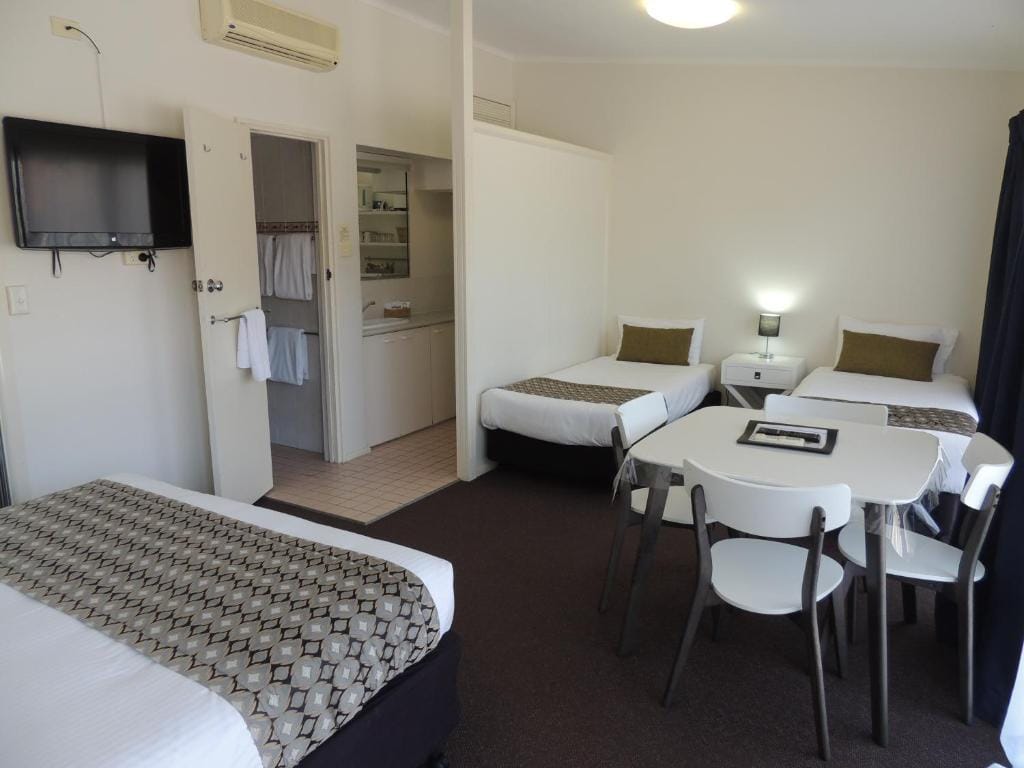 Comfort Inn Premier — 2