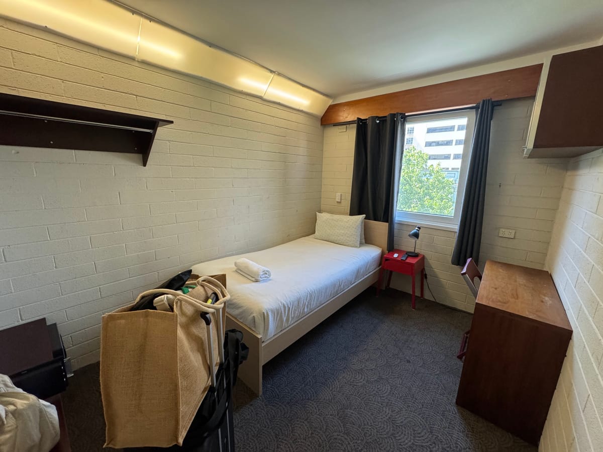 Kangaroo Inn — 4