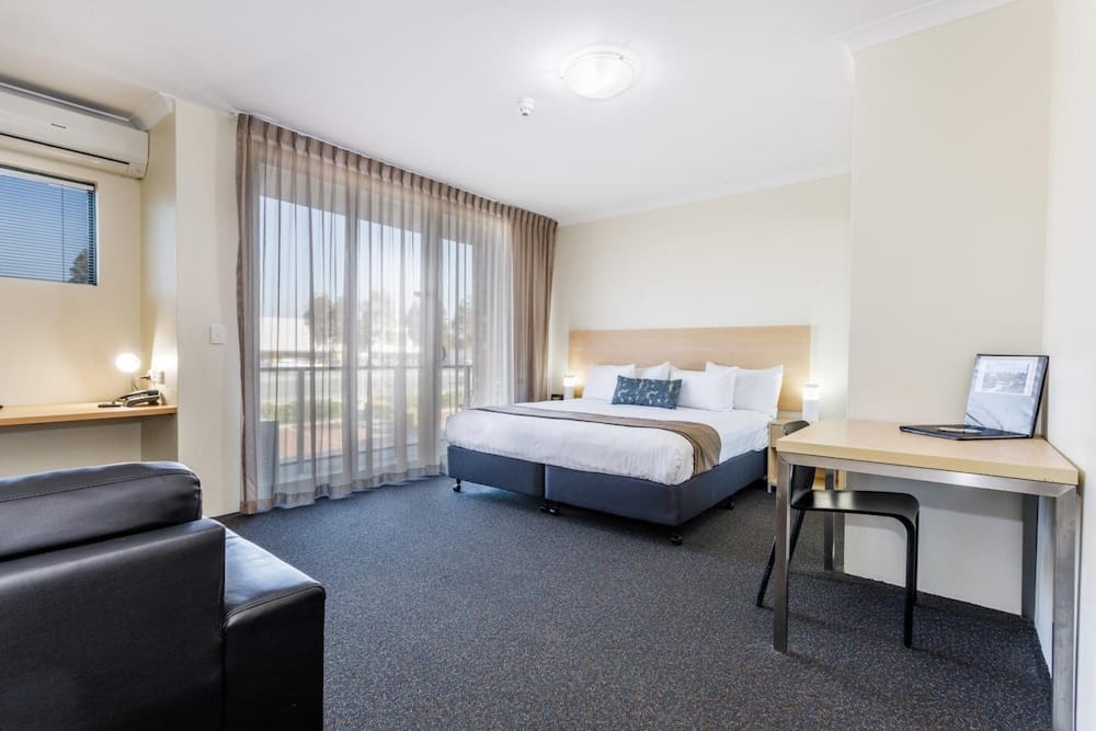 Perth Ascot Central Apartment Hotel — 1