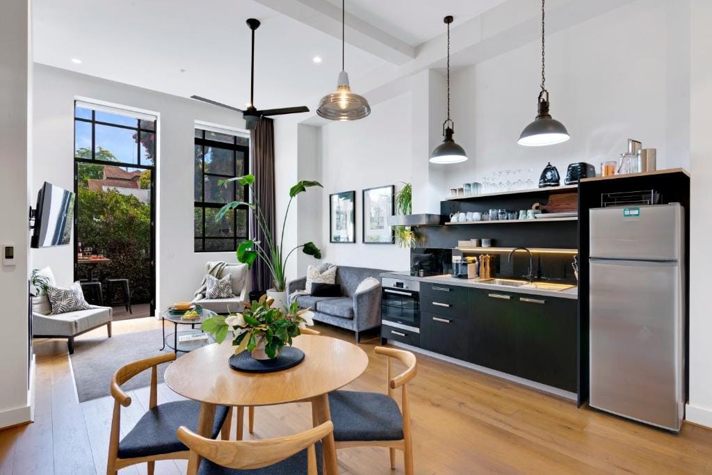 Apartment Geelong Heritage Luxury Ground Floor Courtyard — 1