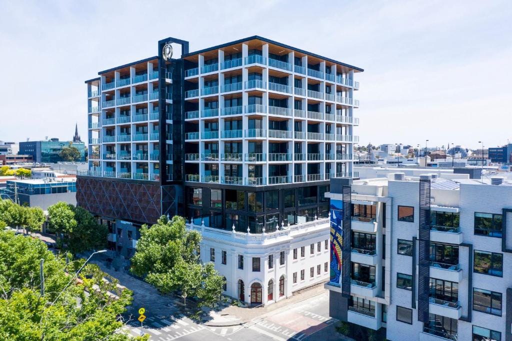 Oaks R Suites Geelong — 1