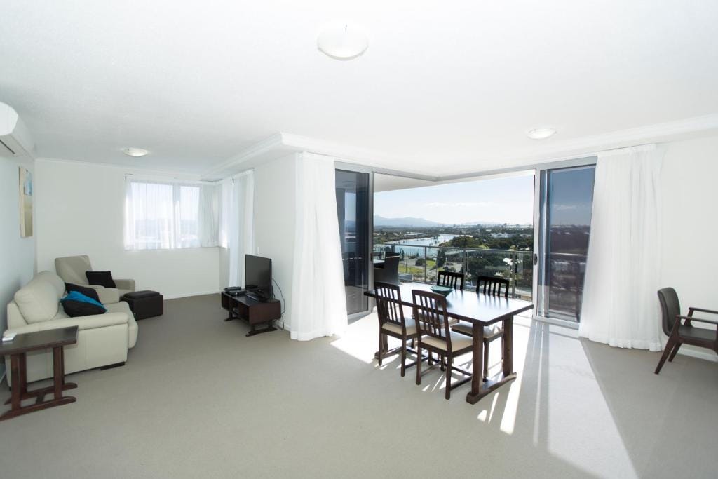 Curtis Central Apartments Official — 2