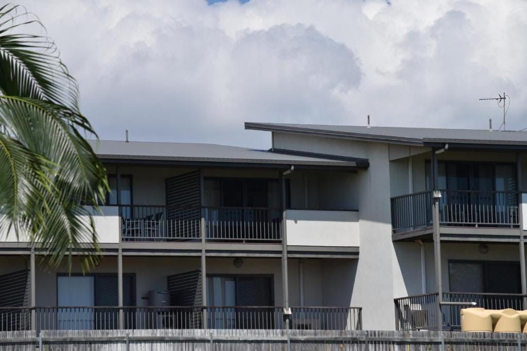 Gladstone Heights Executive Apartments — 5