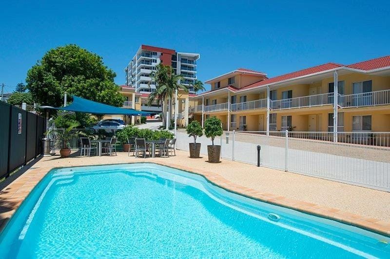 Harbour Sails Motor Inn — 1
