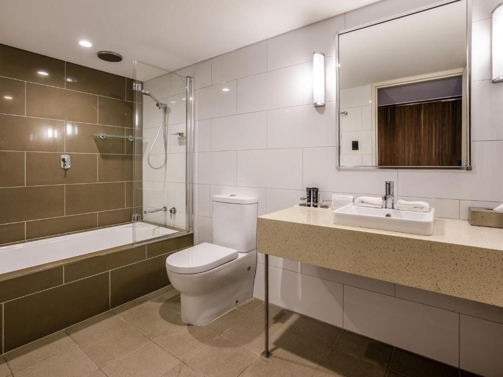 Mantra Gladstone — 2