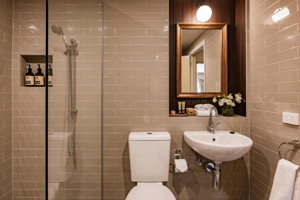 Hadley's Orient Hotel — 3
