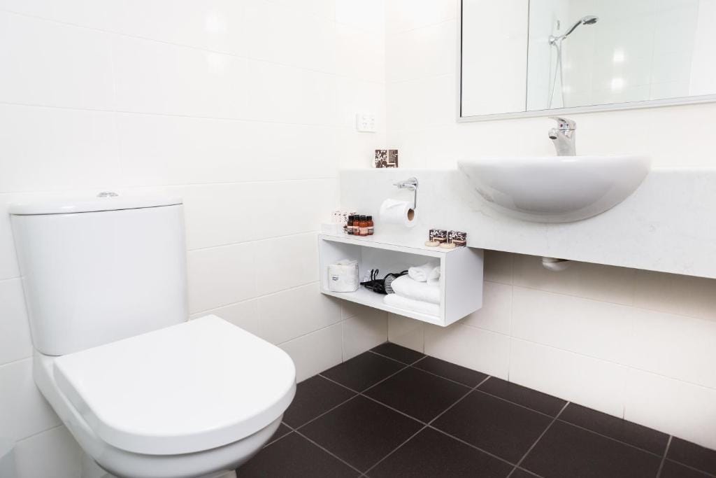 St Ives Apartments — 3