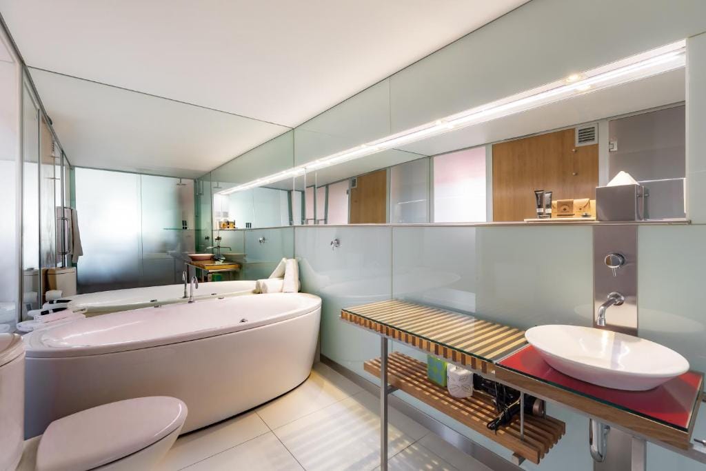 The Henry Jones Art Hotel — 3