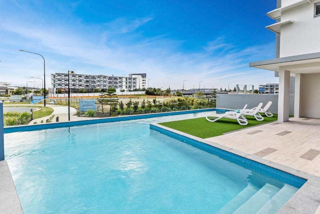Aquarius Kawana — 1