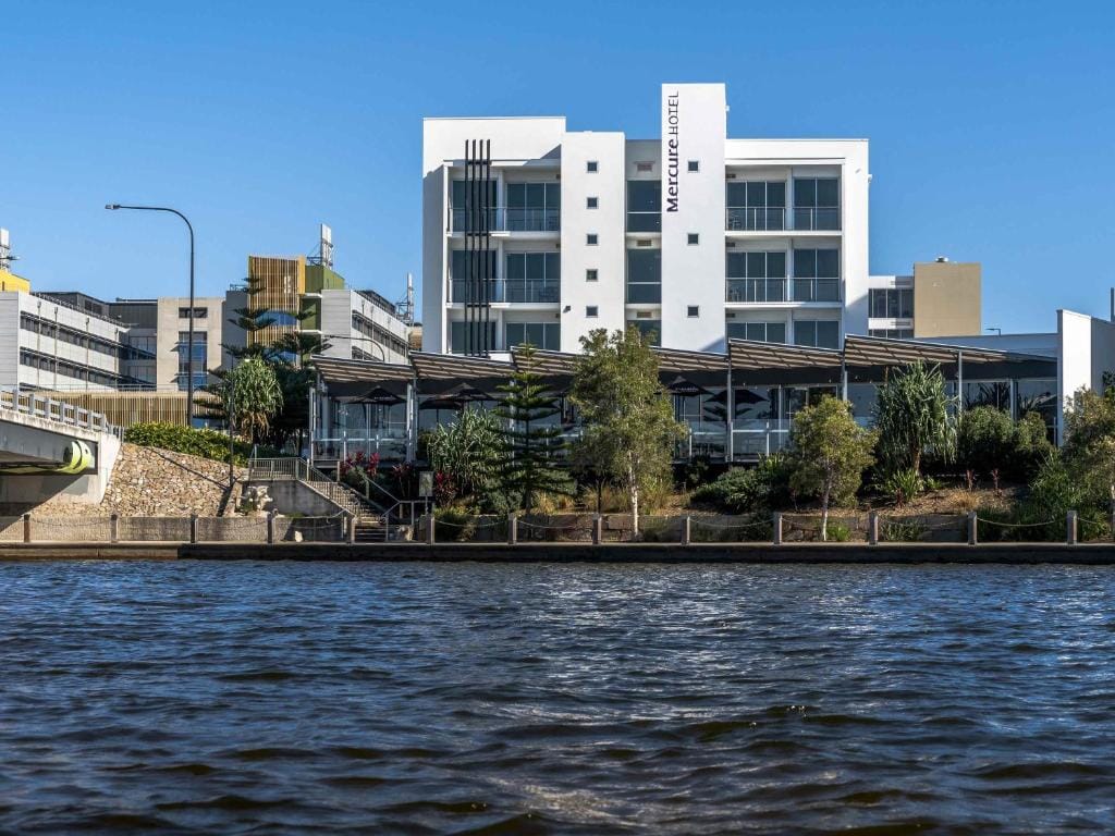 Mercure Sunshine Coast Kawana Waters — 1