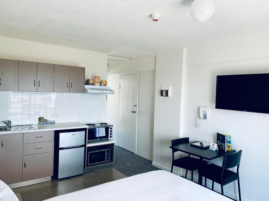 Adina Place Motel Apartments — 4