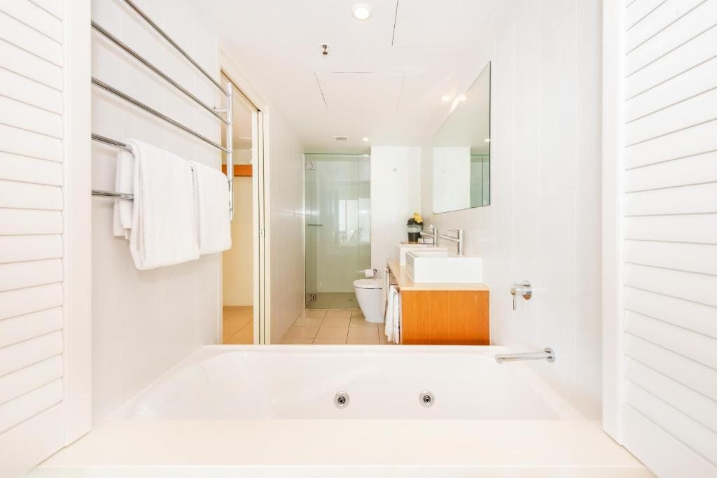 Lanai Riverside Apartments — 3