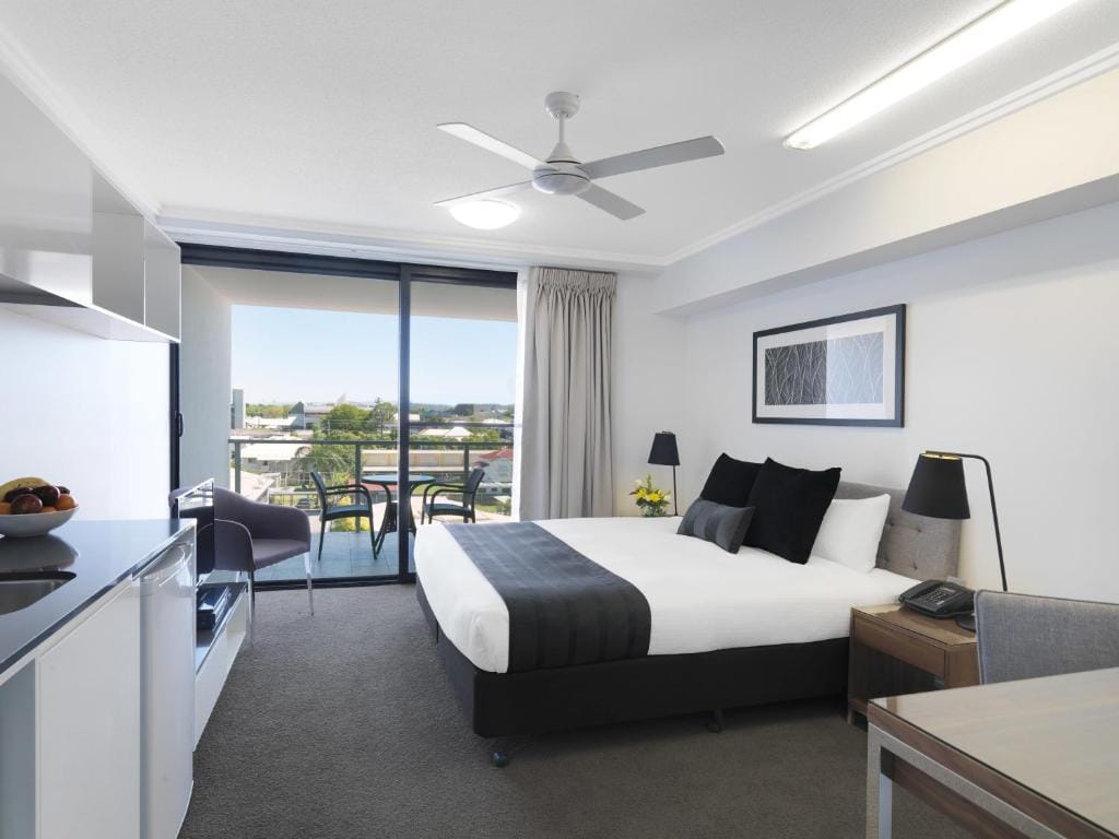 Oaks Mackay Carlyle Suites — 2