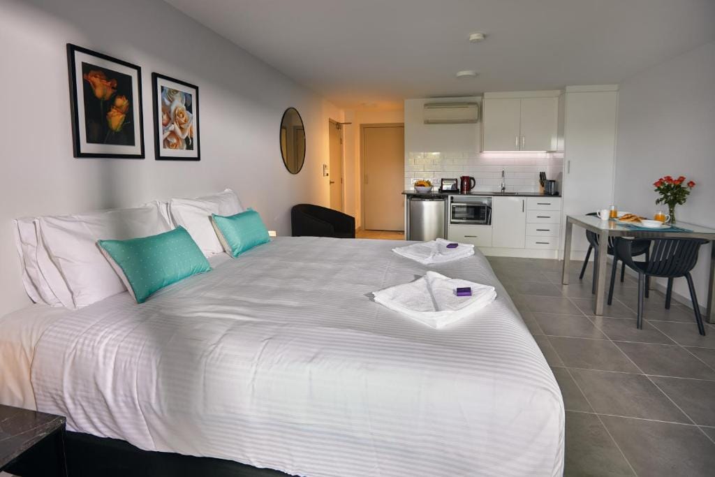 East Maitland Executive Apartments — 4