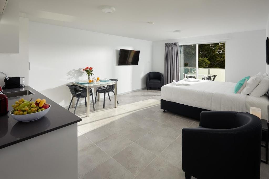 East Maitland Executive Apartments — 5