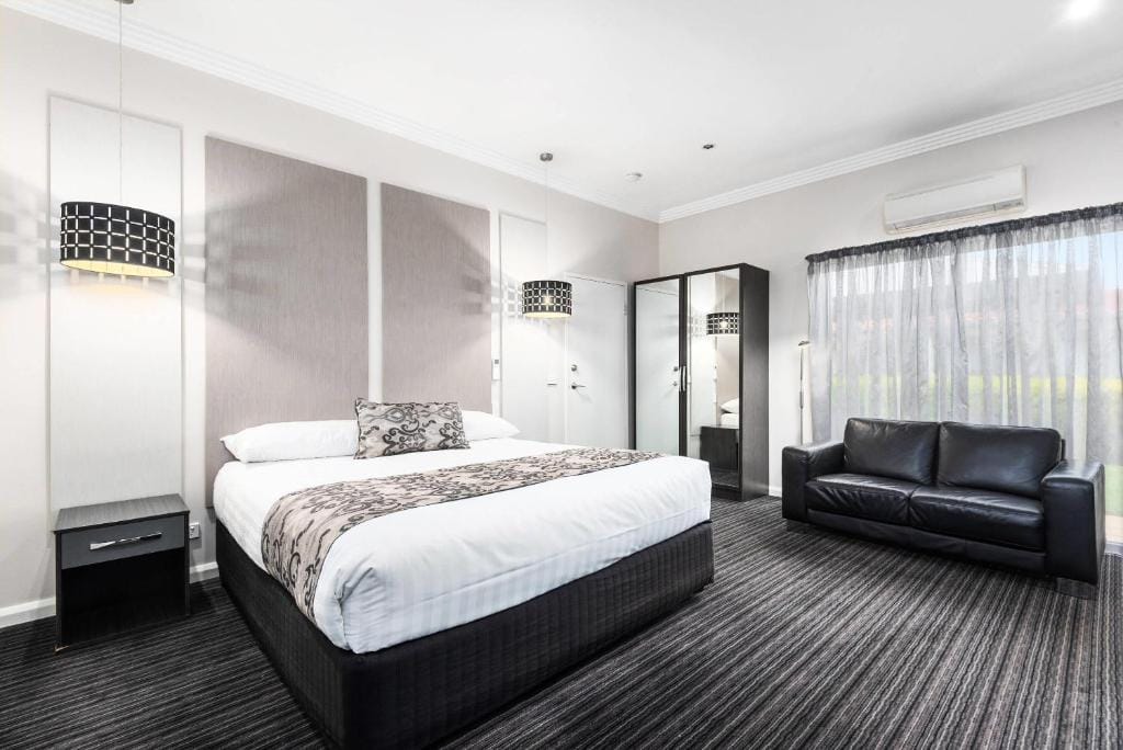 Comfort Inn Deakin Palms — 2