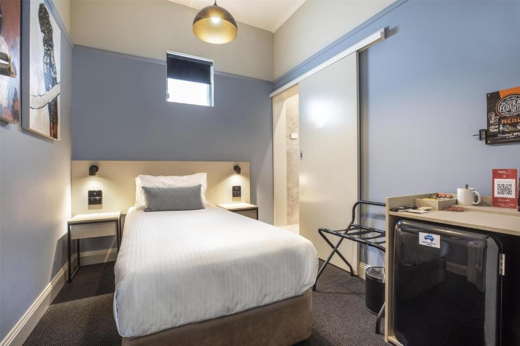 Nightcap at Federal Hotel Mt Gambier — 5