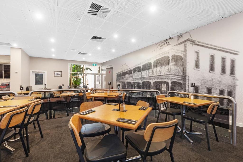The Commercial Hotel — 4