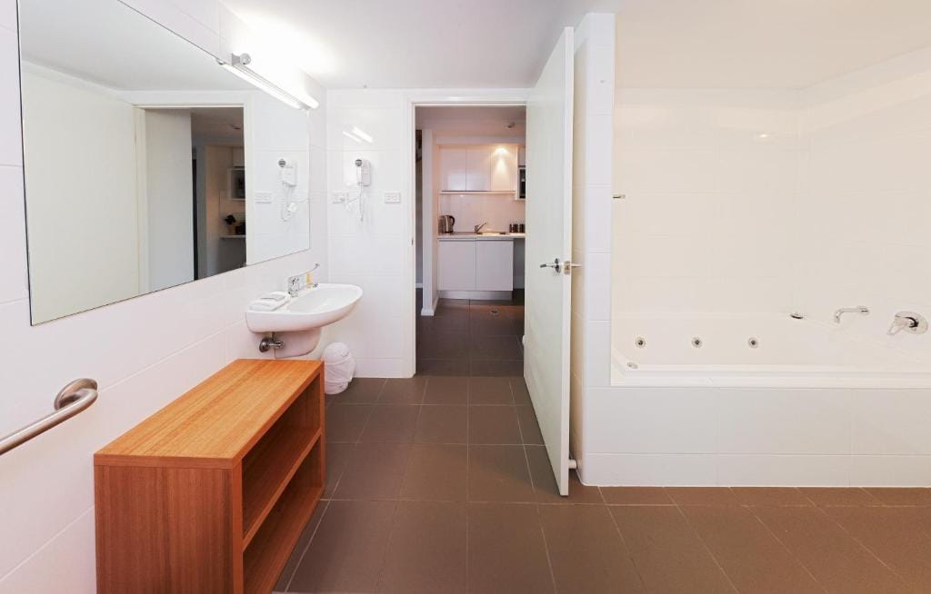 Charlestown Executive Apartments — 3