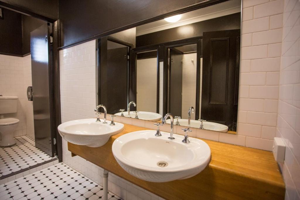 Nags Head Hotel — 2
