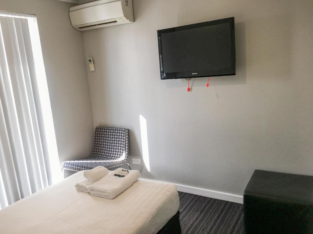 The Premier Hotel Broadmeadow — 5