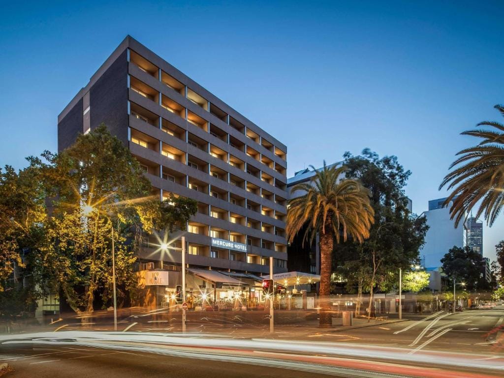 Mercure Perth On Hay — 1