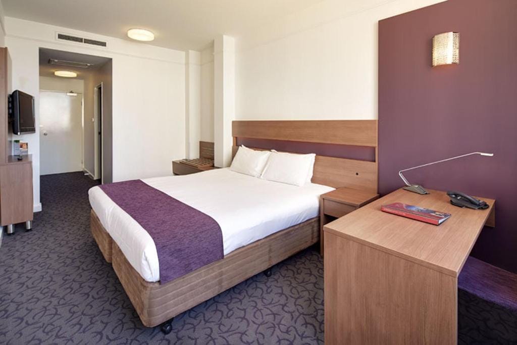 Quality Hotel Ambassador Perth — 1