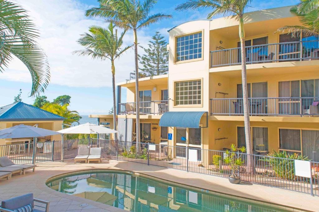 Beachside Holiday Apartments — 1