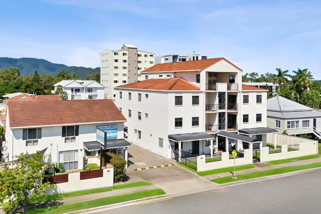 Cityville Apartments & Motel — 1
