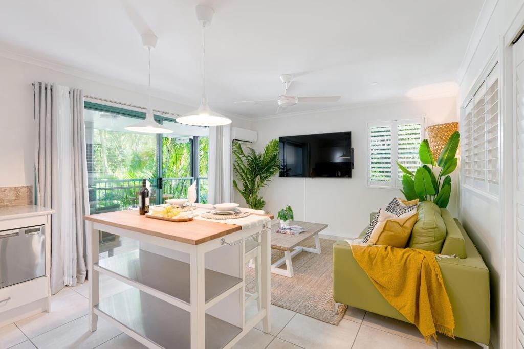 Chez Noosa Holiday Apartments — 1